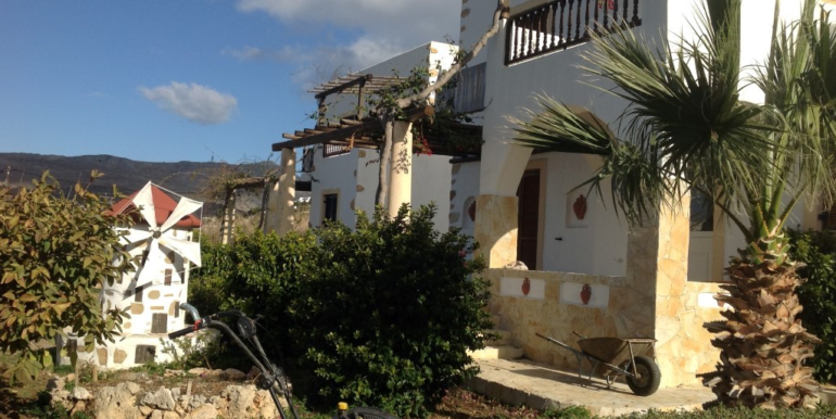 ΚΟΥΜΠΑΡΟΣ ΜΑΡΚΟΣ ΣΠΙΤΙ ΓΟΥΡΝΑ 02 (Medium)