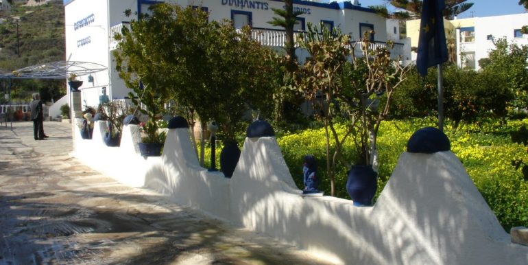 ΒΑΡΝΑΣ ΝΙΚΟΛΑΟΣ ΔΙΑΜΕΡΙΣΜΑΤΑ ΣΤΑ ΑΛΙΝΤΑ 003 (B405)