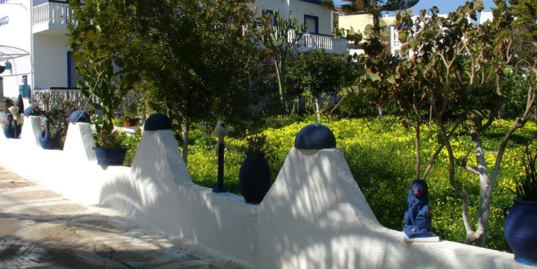 ΒΑΡΝΑΣ ΝΙΚΟΛΑΟΣ ΔΙΑΜΕΡΙΣΜΑΤΑ ΣΤΑ ΑΛΙΝΤΑ 004 (B405)