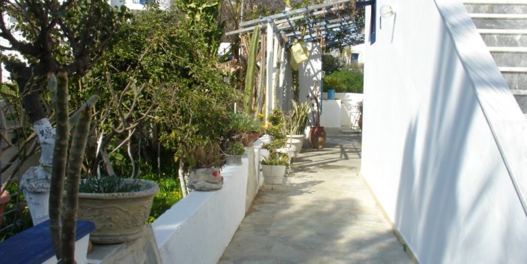 ΒΑΡΝΑΣ ΝΙΚΟΛΑΟΣ ΔΙΑΜΕΡΙΣΜΑΤΑ ΣΤΑ ΑΛΙΝΤΑ 008 (B405)