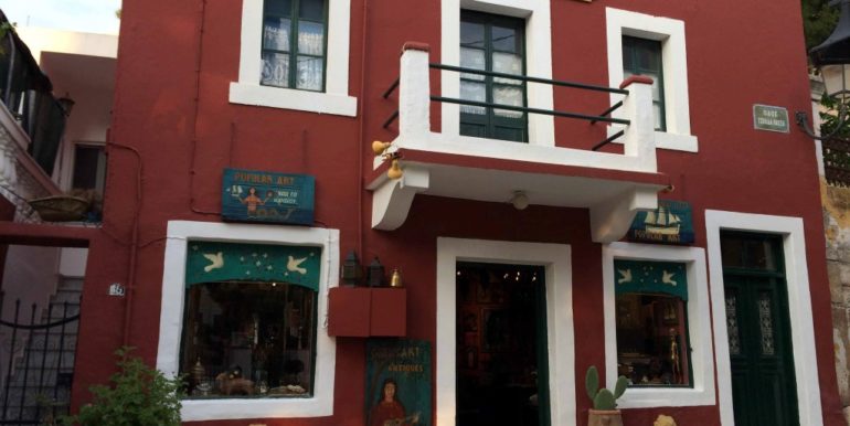 διοροφο στην ΑΓΙΑ ΜΑΡΙΝΑ